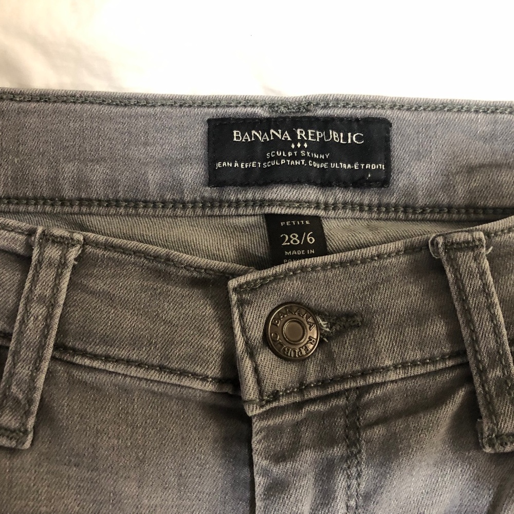Banana Republic grey sculpt skinny jean size 28/6 petite